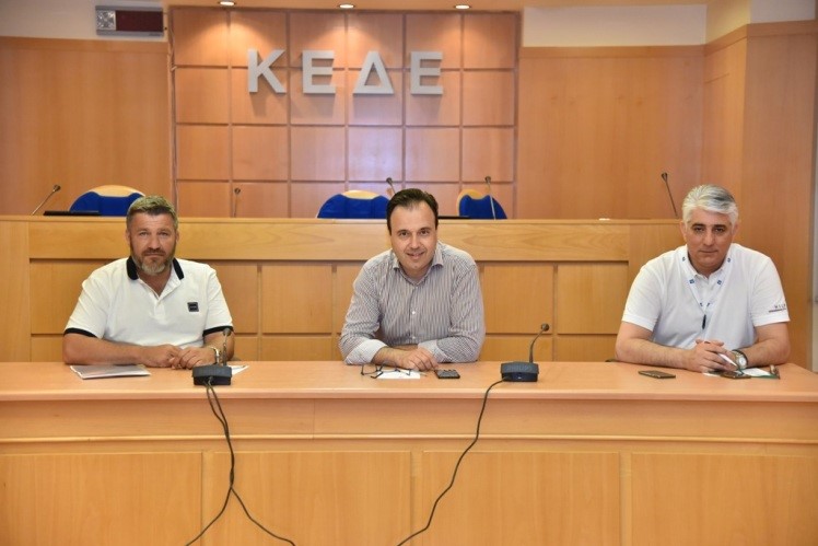 Παρέμβαση για τα αποθεματικά των δήμων