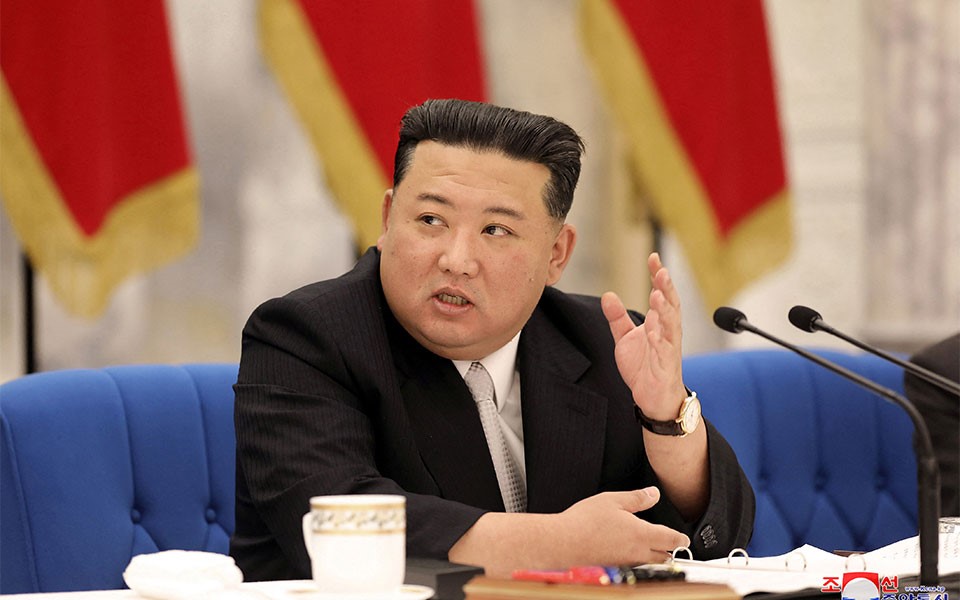 Διακόπτει τις διπλωματικές σχέσεις με τη Βόρεια Κορέα