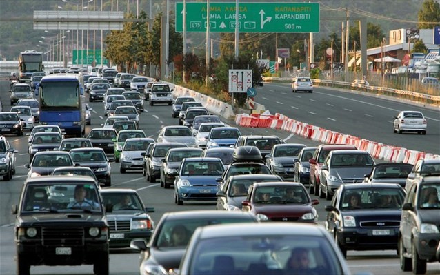 Επί ποδός η Τροχαία για την έξοδο των εκδρομέων 