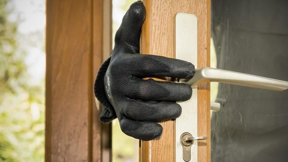 Λάρισα: Είχαν "ρημάξει" 12 σπίτια σε χωριά