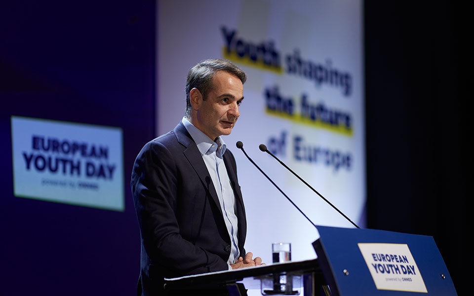 Δεν μπορούμε να ρισκάρουμε περιπέτειες ακυβερνησίας