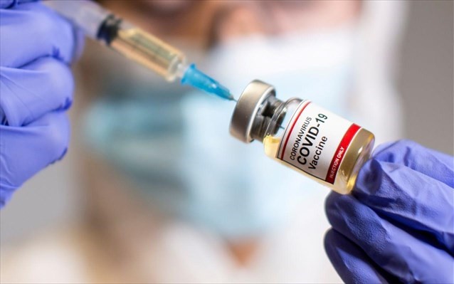 Σε υγειονομικούς οι πρώτοι εμβολιασμοί