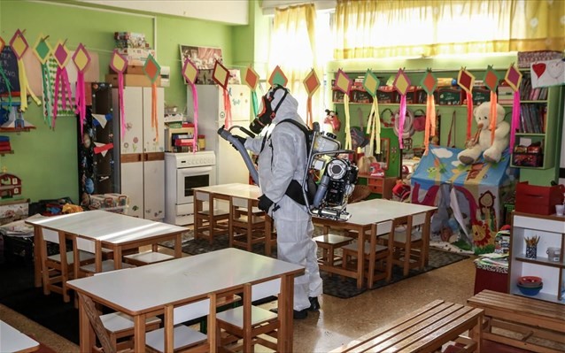 Κλείνουν όλα τα σχολεία για δύο εβδομάδες