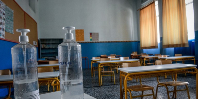 Αγώνας δρόμου για να ανοίξουν στις 8 Ιανουαρίου