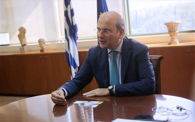 60.000 πολίτες χρωστούν τα μισά οφειλόμενα της ΔΕΗ