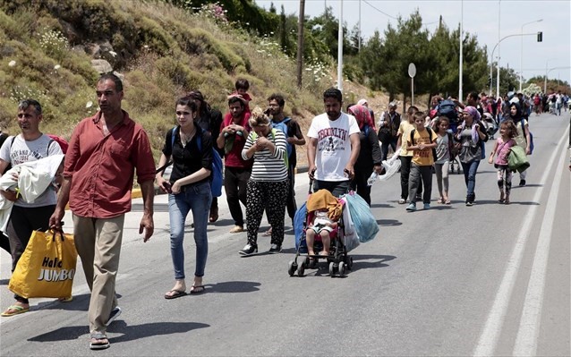Συνεχίζεται η επιχείρηση μεταφοράς 1.500 αιτούντων άσυλο