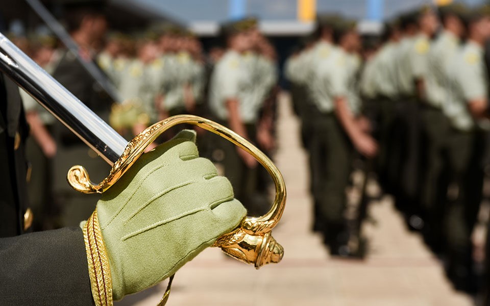 Ποιοι μένουν και ποιοι αποστρατεύονται