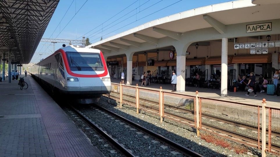 Λιγοστοί οι επιβάτες στο Αθήνα - Λάρισα- Θεσσαλονίκη