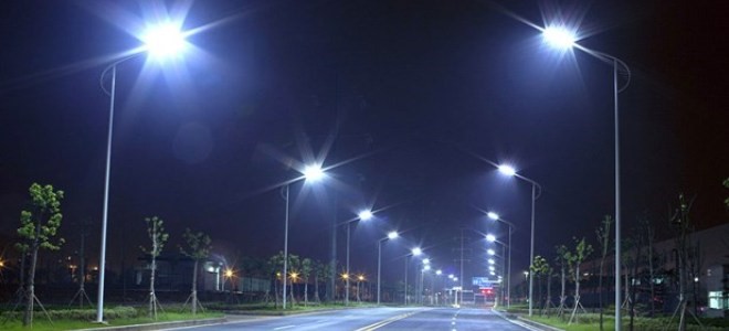 Αλλάζουν οι λάμπες φωτισμού στους δρόμους