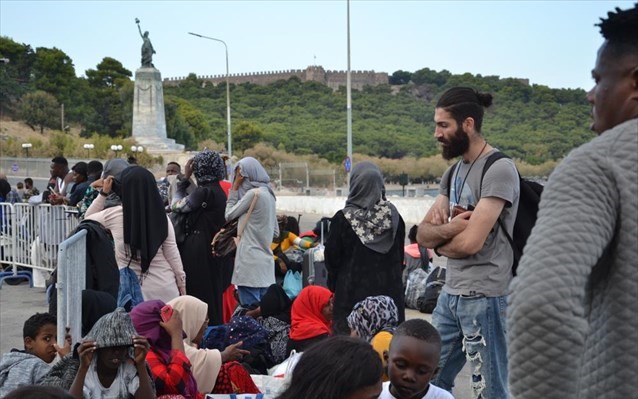 Επιτάσσονται εκτάσεις για νέες δομές σε νησιά