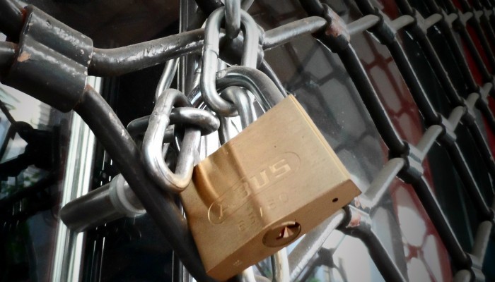 “Λουκέτο” σε 5 καταστήματα στη Θεσσαλία