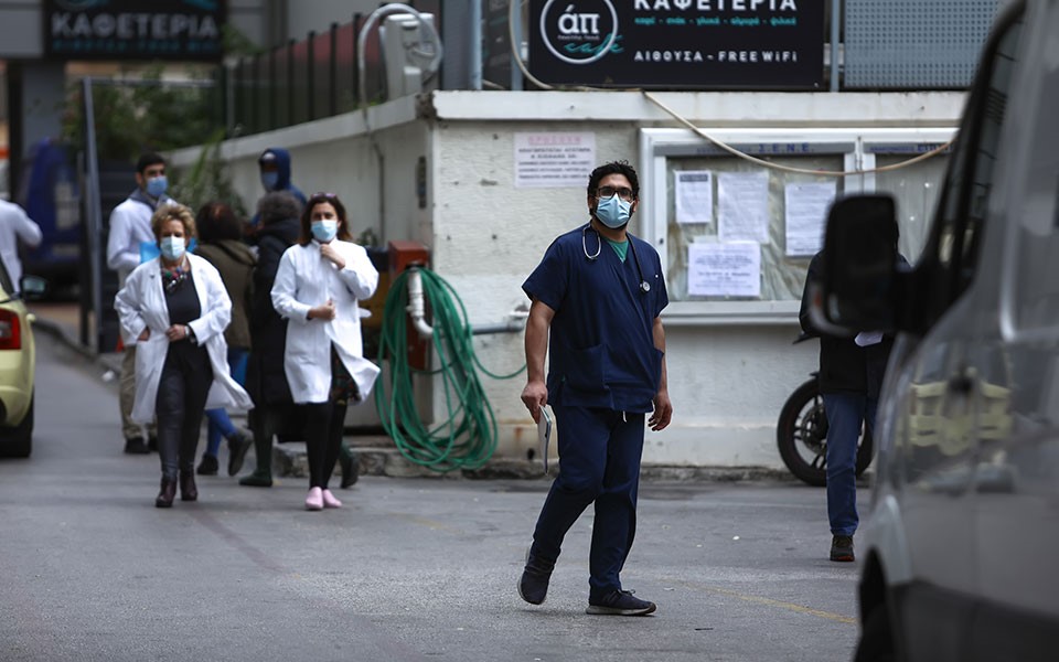 Πενταπλάσια κρούσματα γρίπης το φετινό καλοκαίρι