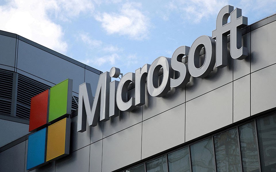 Η Microsoft ανακοίνωσε περικοπές