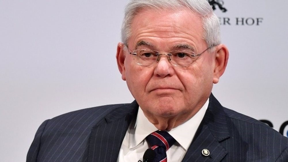 Ελεύθερος με εγγύηση 100.000 δολ. ο Μπομπ Μενέντεζ