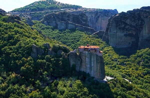 "Στοχεύουμε σε τουρίστες με υψηλά εισοδήματα"