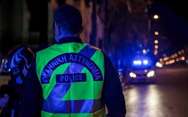 Κορονοπάρτι με 75 άτομα σε βίλα στη Λούτσα