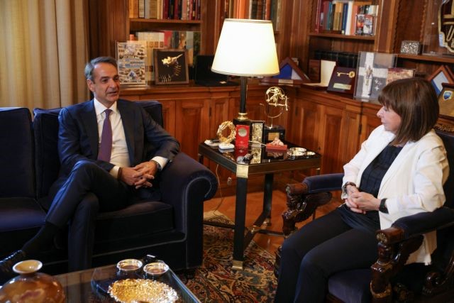 Παρέλαβε την εντολή σχηματισμού κυβέρνησης