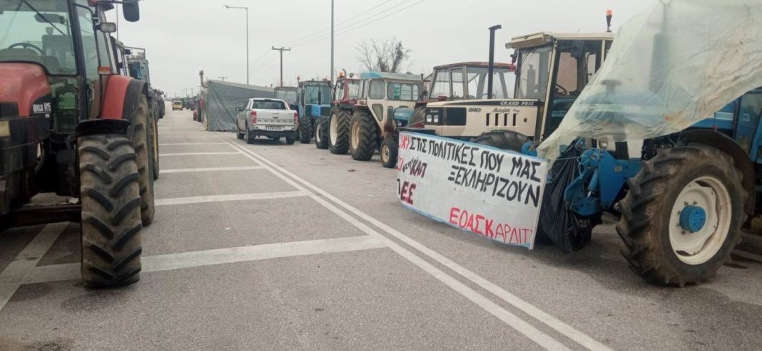 Αποχωρούν οι αγρότες της Καρδίτσας από το μπλόκο