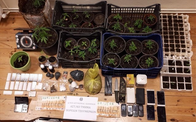 Μαζικές συλλήψεις για «δουλειές» με ναρκωτικά