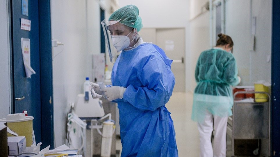Τηλεδιάσκεψη στο Μαξίμου σήμερα για νέα μέτρα 