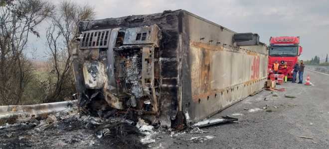 Ανατροπή νταλίκας τη νύχτα