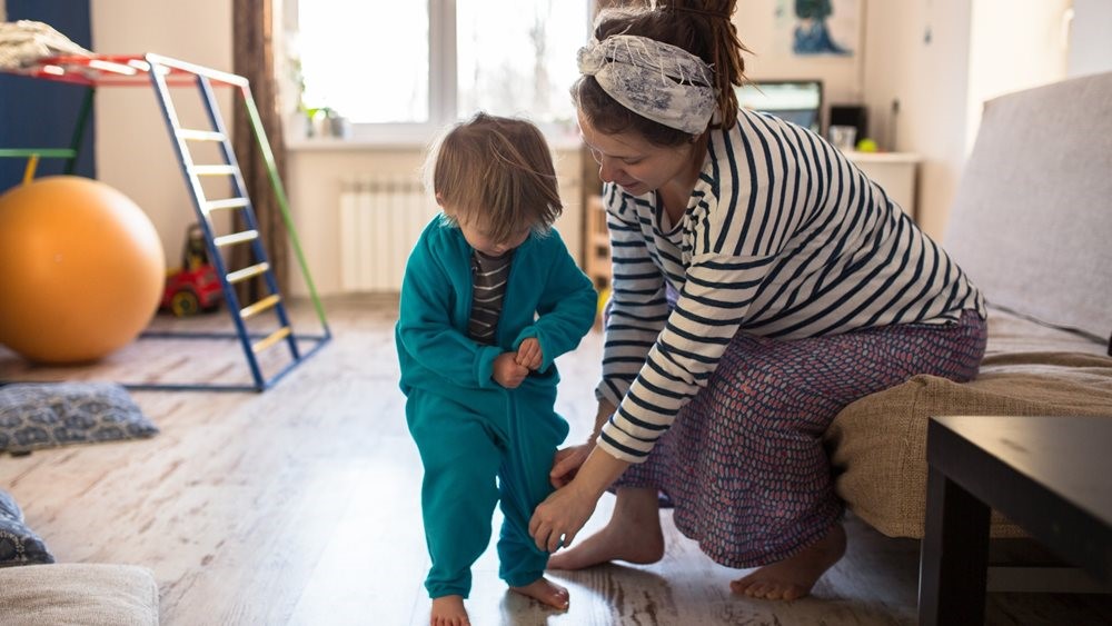 Επίδομα 500 ευρώ σε γονείς για πρόσληψη νταντάς