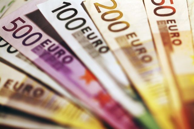 79 άτομα χρωστούν 34 δισ. ευρώ