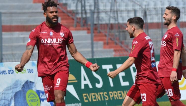 Ο Ογκμπόε με χατ τρικ "υπέγραψε" τη νίκη των "βυσσινί"