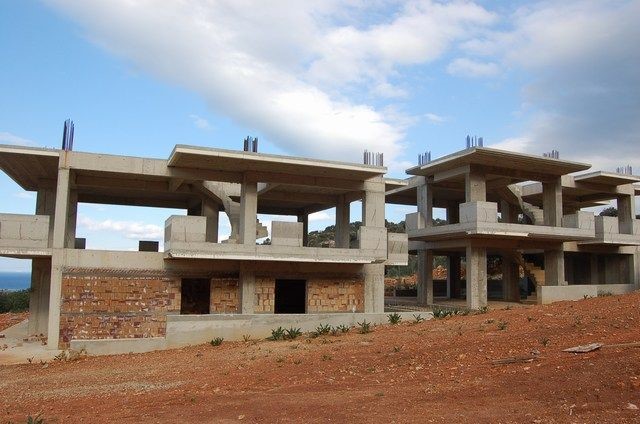 Κάμψη στην οικοδομή λόγω αυξήσεων στις τιμές των υλικών