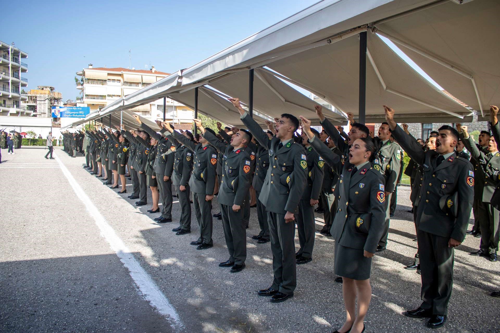 H τελετή ορκωμοσίας 185 μονίμων λοχιών στη ΣΜΥ