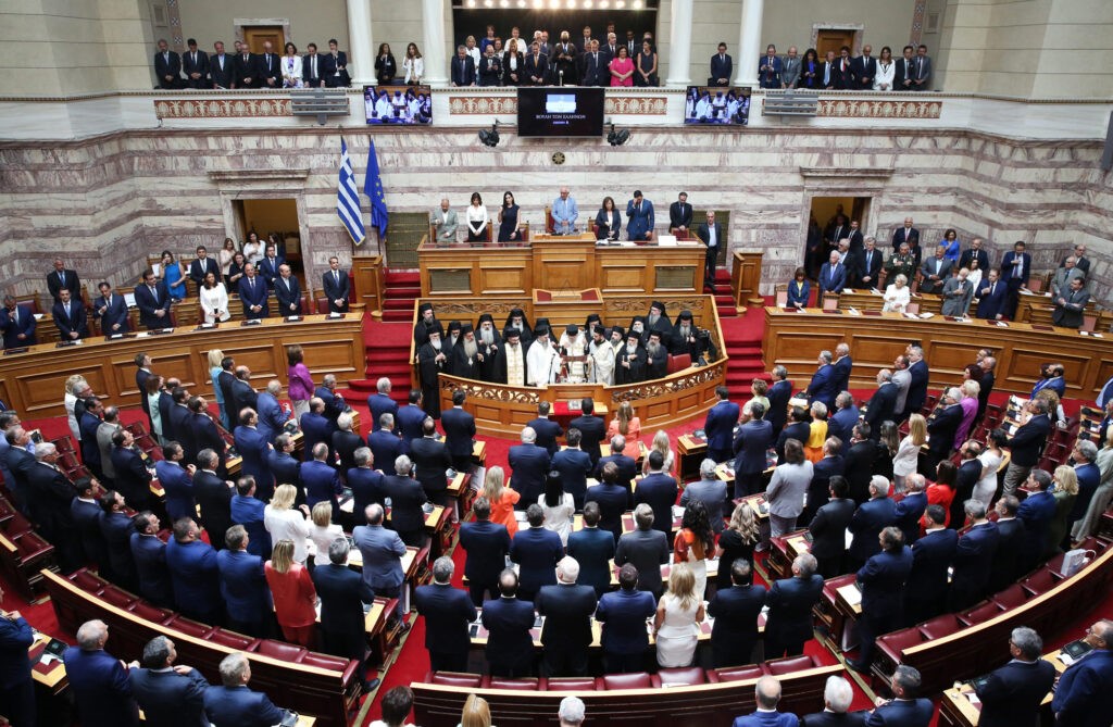 Ορκίστηκαν οι "300" της νέας Βουλής