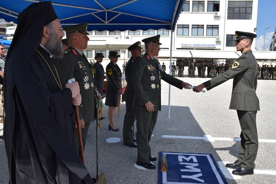 Ορκίστηκαν 163 μόνιμοι λοχίες στη ΣΜΥ