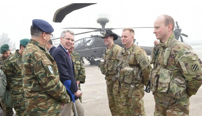 Ελικόπτερα απάτσι των ΗΠΑ φεύγουν από Βόλο για Πολωνία
