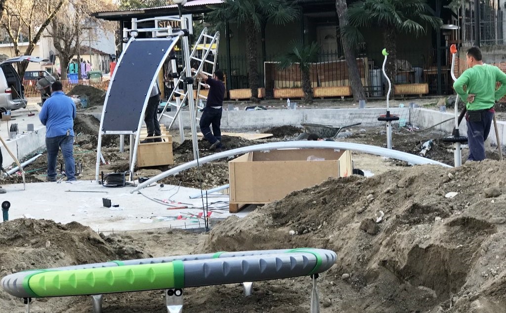 Ολοκληρώνονται σύντομα οι σύγχρονες παιδικές χαρές