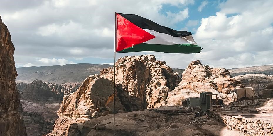 Χιλιάδες Παλαιστίνιοι διαφεύγουν προς τον νότο