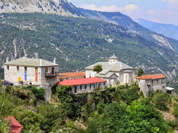 Τα Θεοφάνεια στην Ι.Μ. Σπηλιάς στην Αργιθέα Καρδίτσας