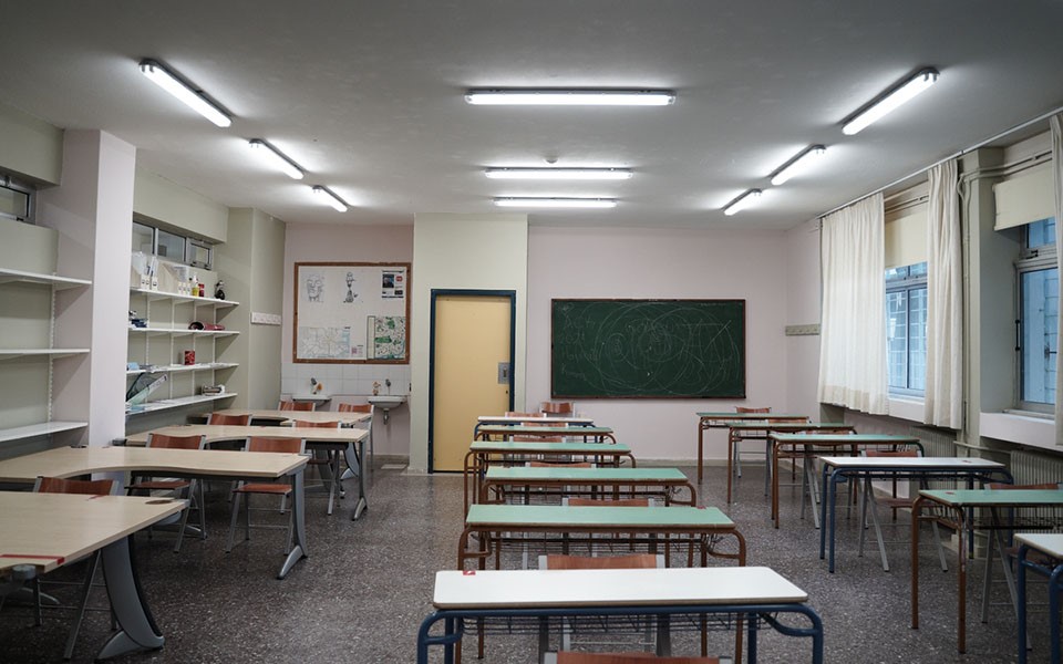 Με τεστ η επιστροφή των ανεμβολίαστων εκπαιδευτικών