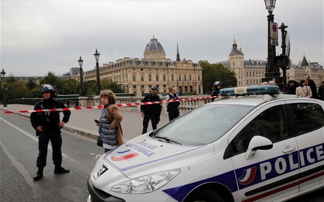 Τέσσερις νεκροί αστυνομικοί από επίθεση ενόπλου