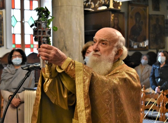 Τα ξεχωριστά Χριστούγεννα με τη Θεία Λειτουργία τα μεσάνυχτα!