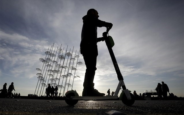 Εισαγγελική παρέμβαση για τα ηλεκτρικά πατίνια