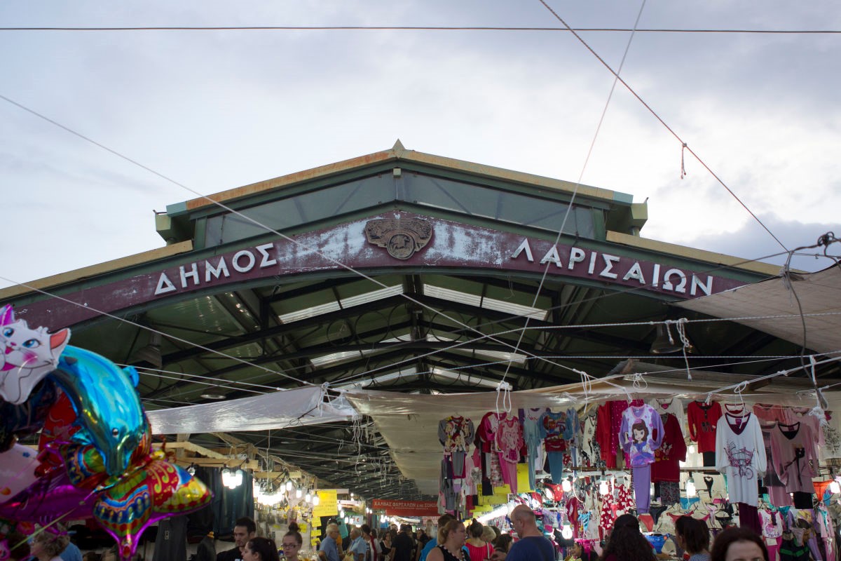 Κατασχέθηκαν δεκάδες "μαϊμού" προϊόντα από επιχείρηση