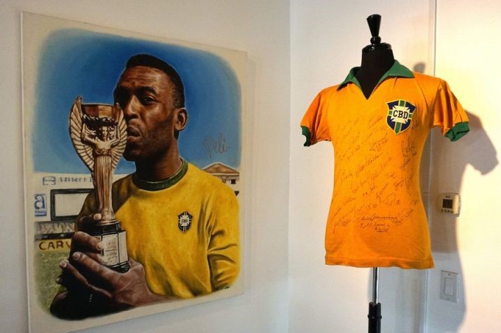 Σε λαϊκό προσκύνημα η σορός του Πελέ