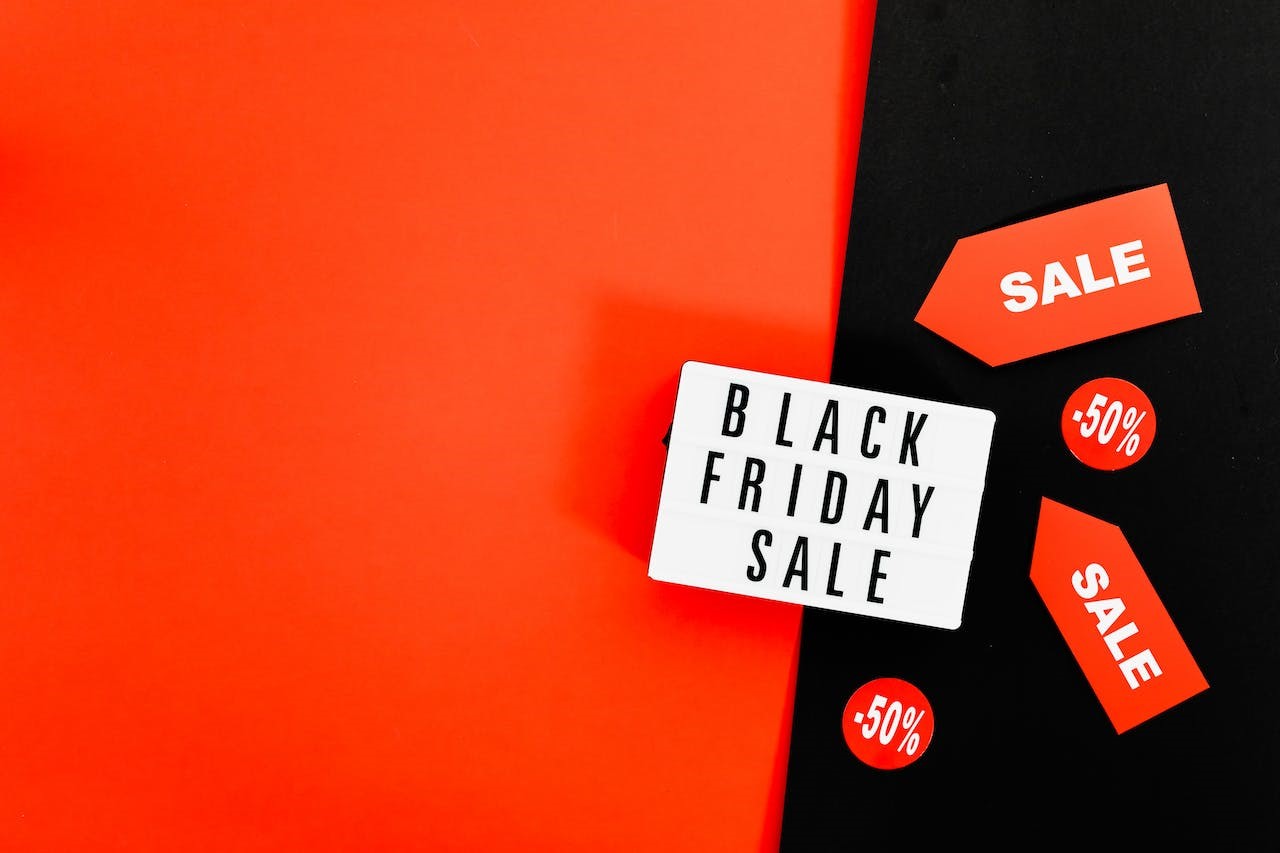 Πότε έρχεται η Black Friday κι η Cyber Monday