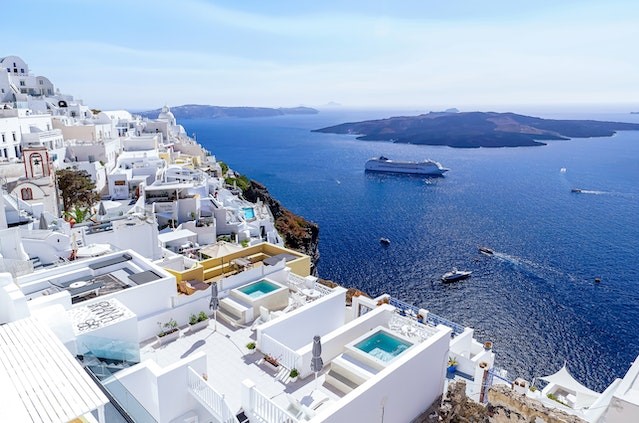 Ρεκόρ 5,6 εκατ. επιβατών το καλοκαίρι στα λιμάνια