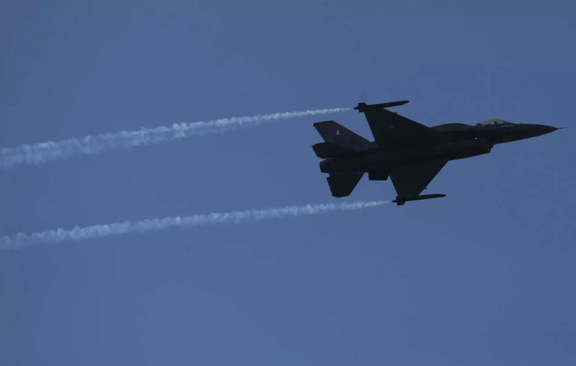 Ανδραβίδα: Εντοπίστηκαν συντρίμμια του Phantom που κατέπεσε