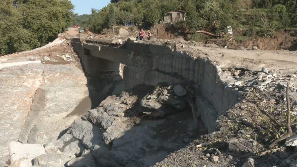 "Βομβαρδισμένο" τοπίο στο Πήλιο