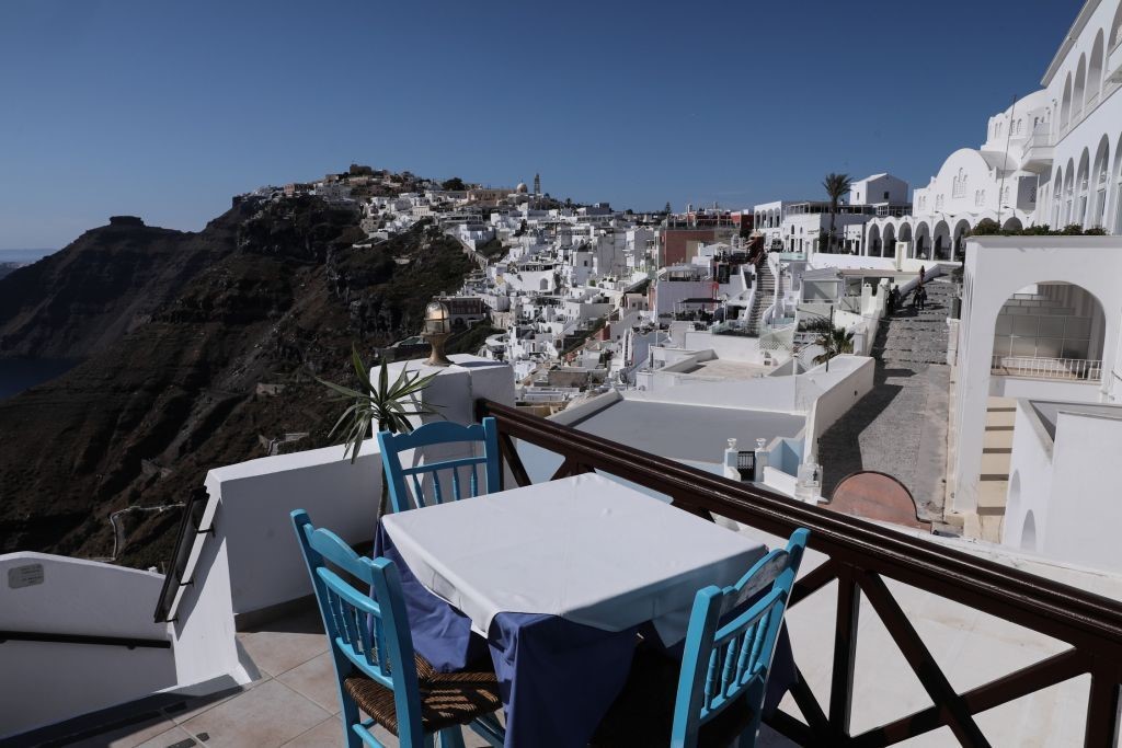 «Βροχή» ακυρώσεων από τα Βαλκάνια