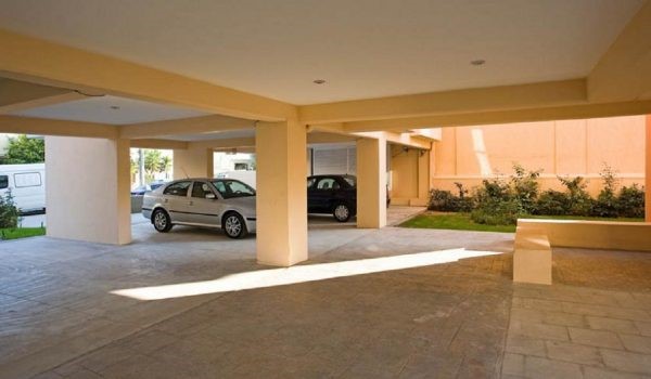 Τακτοποιούνται οι θέσεις πάρκινγκ στις πιλοτές