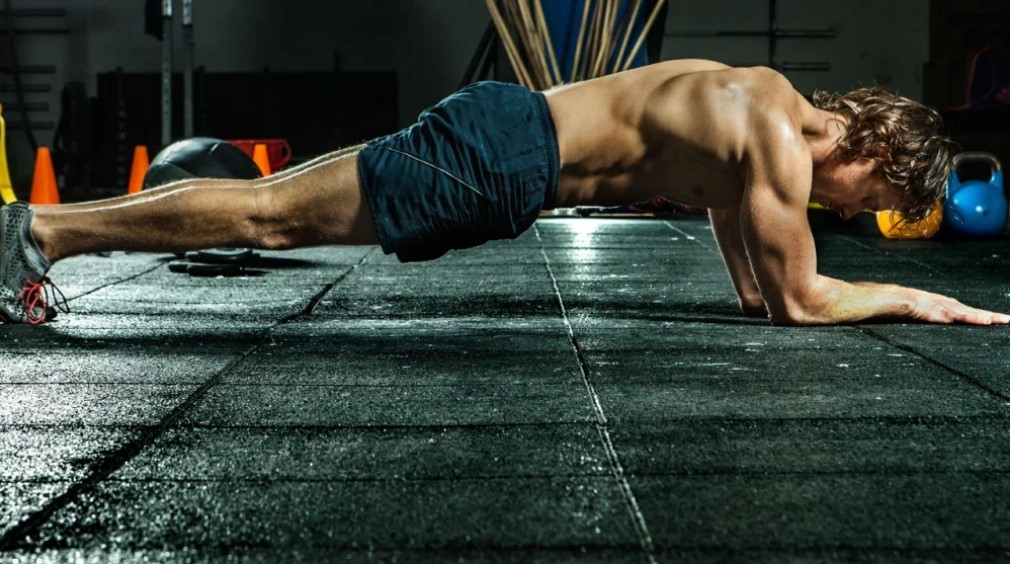 Είχε μετατρέψει σε γυμναστήριο παλιά αποθήκη!