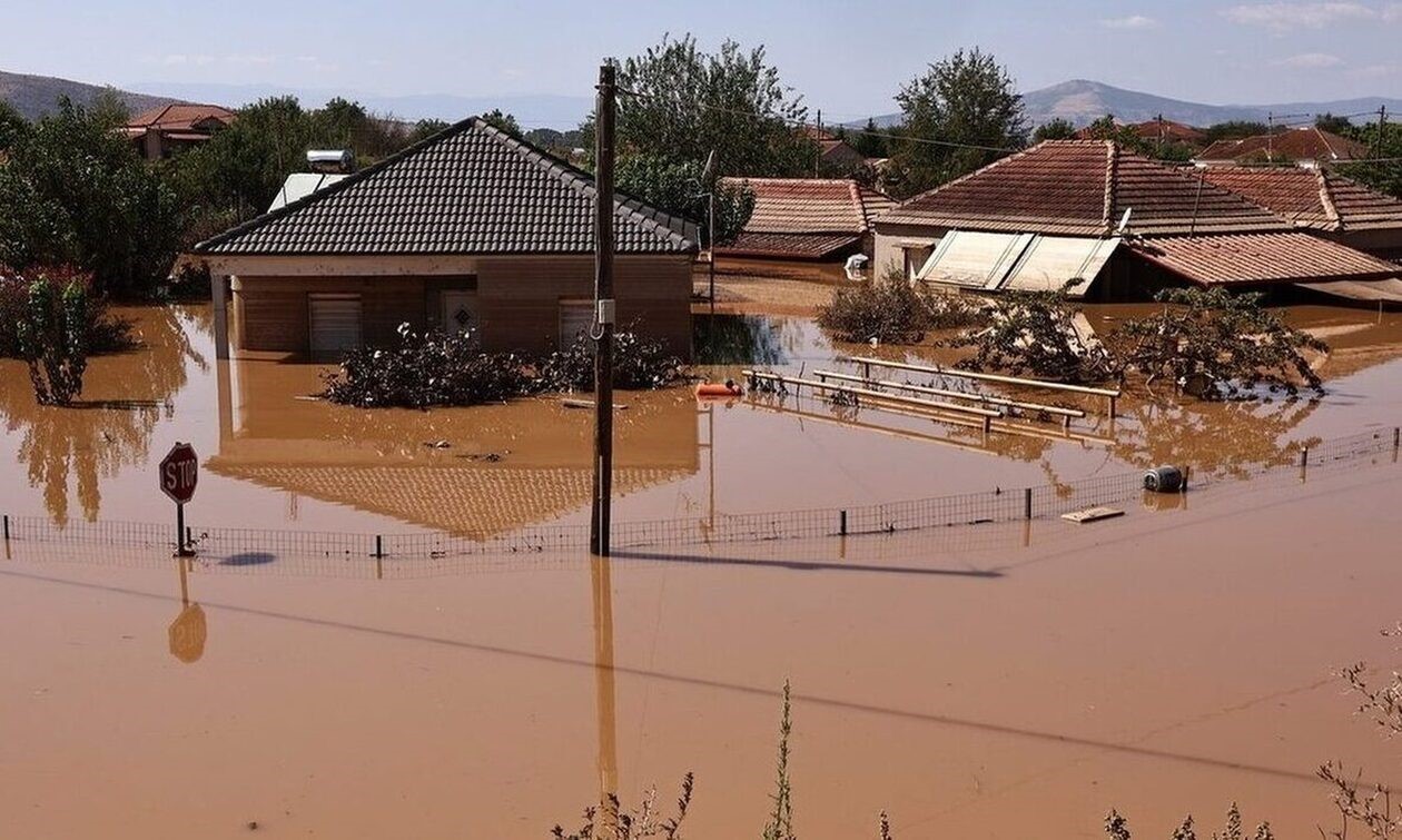 Τρακτέρ στον κόμβο Πλατυκάμπου